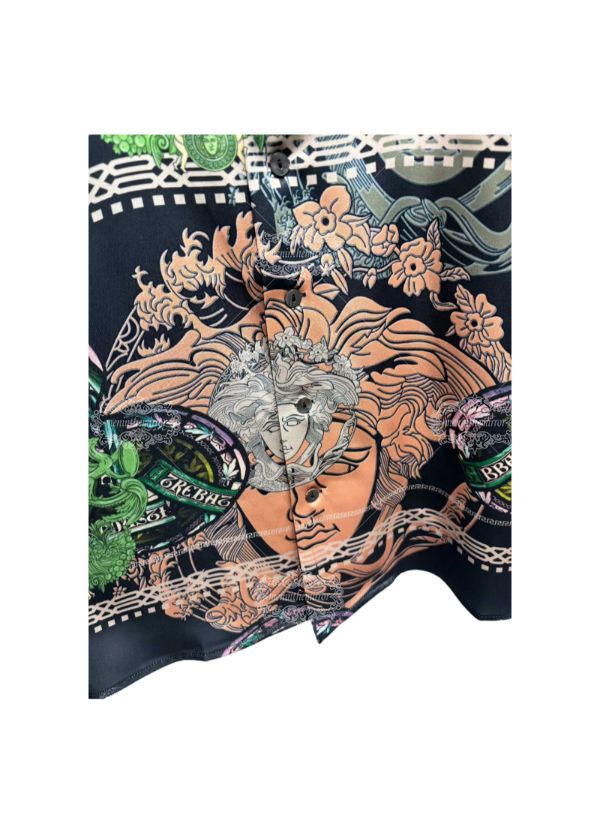 &Aacute;o sơ mi tay ngắn in h&igrave;nh huy chương kiểu Baroque sang trọng | Trang phục đi nghỉ m&aacute;t d&agrave;nh cho nam tho&aacute;ng kh&iacute; bằng lụa