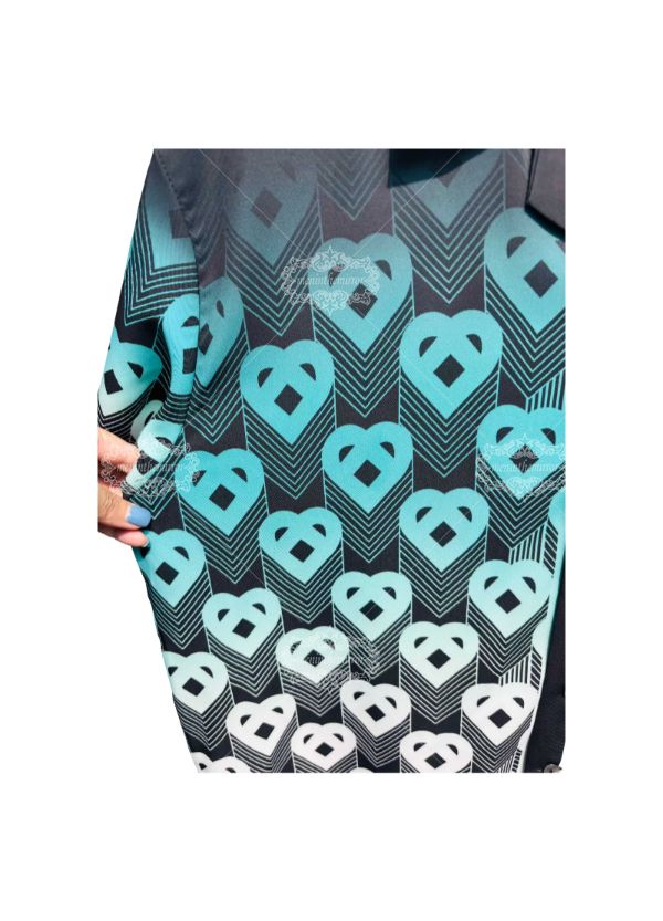&Aacute;o sơ mi in h&igrave;nh tr&aacute;i tim chuyển m&agrave;u | Quần short dạo phố Aqua Luxe