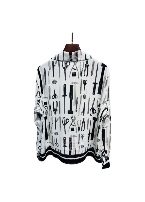 &Aacute;o thun đi&ecirc;u khắc đơn sắc Baroque | Ph&ograve;ng trưng b&agrave;y sang trọng