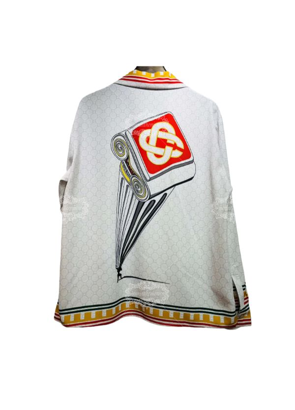 &Aacute;o thun d&acirc;y chuyền h&igrave;nh học v&agrave;ng đen | Ph&ograve;ng trưng b&agrave;y sang trọng