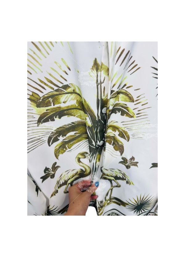 &Aacute;o thun l&aacute; hồng rực rỡ | Ph&ograve;ng trưng b&agrave;y sang trọng