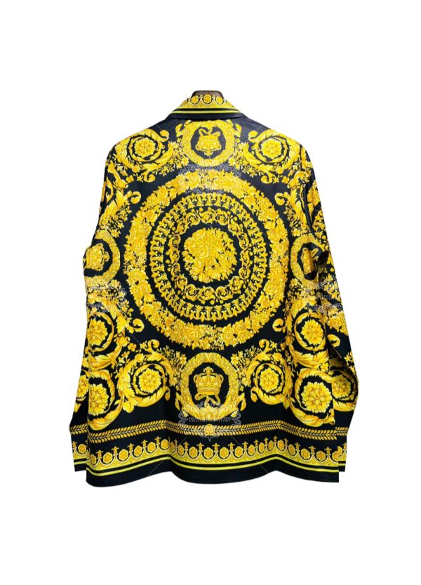 &Aacute;o sơ mi Medusa Baroque v&agrave;ng đen | V&ograve;ng cổ giải tr&iacute;