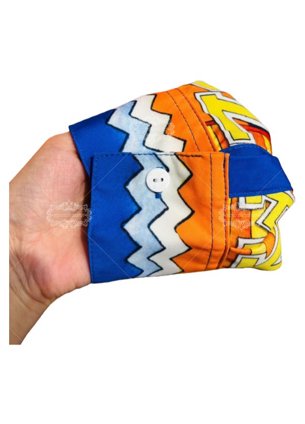 &Aacute;o sơ mi in h&igrave;nh học m&agrave;u v&agrave;ng hải qu&acirc;n đậm | Mẫu văn bản Luxe tối m&agrave;u ngắn